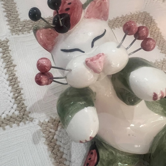 Annaco Creations 2002 Amy Lacombe Whimsiclay Cat with ladybugs - Picture 6 of 12